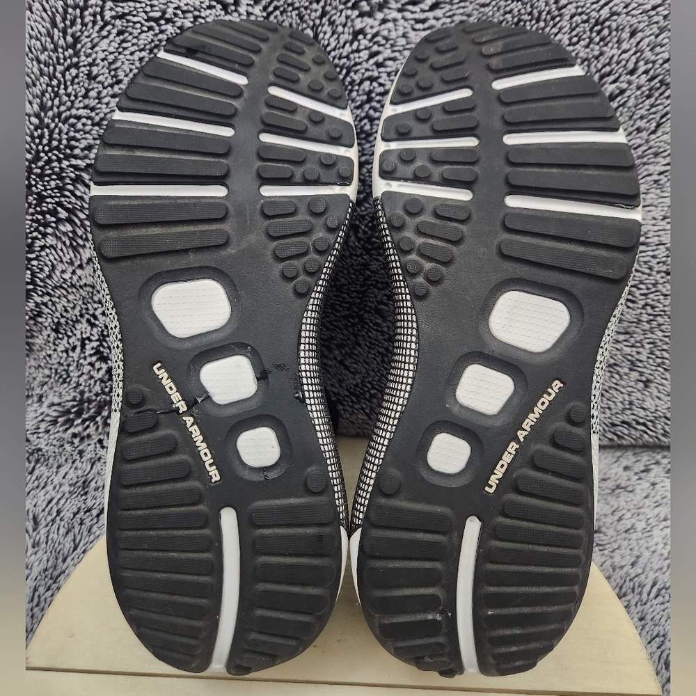 Under Armour Men’s Black & White HOVR Phantom 3 Running Shoes Size 9.5 - Picture 7 of 8
